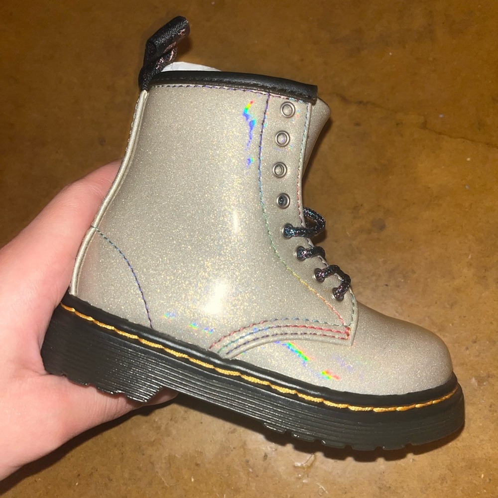 Dr Martens Light-show Iridescent